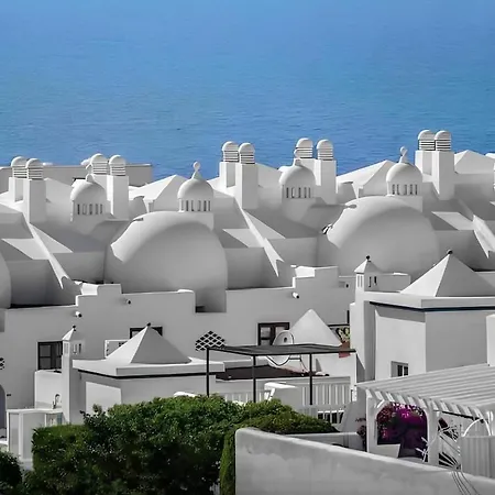 Elegant - Oceanview, Heated Pool Apartamento *