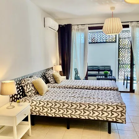 Elegant - Oceanview, Heated Pool Apartamento *